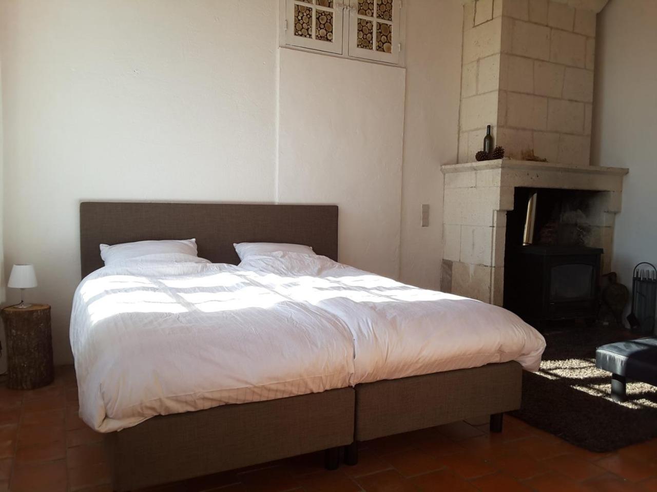 Chateau Neuf Le Desert Le Pizou Room photo