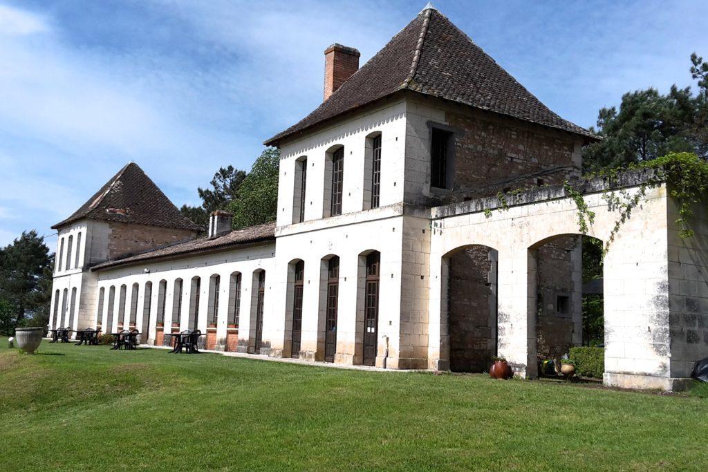 Chateau Neuf Le Desert Le Pizou Exterior photo